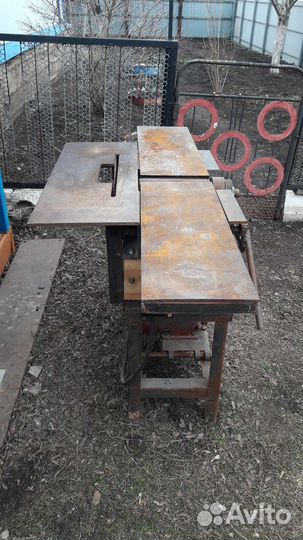 Деревообрабатывающий станок