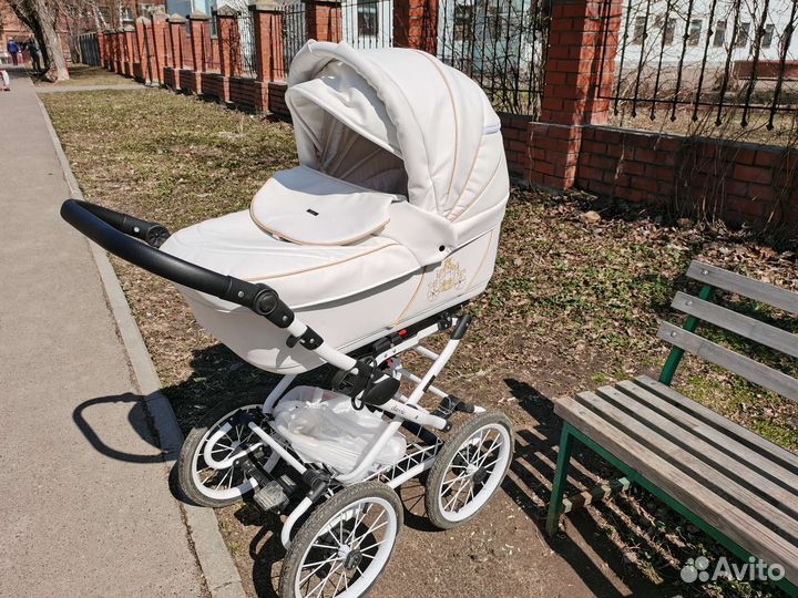 Коляска 2 в 1 классическая Белая