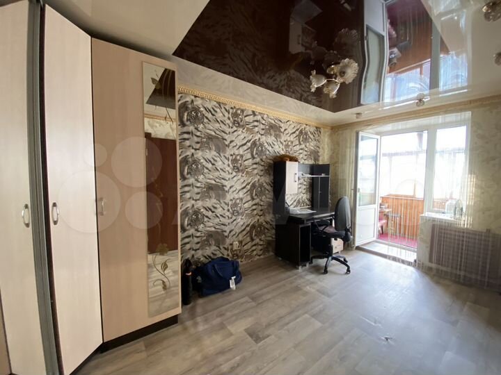 2-к. квартира, 48 м², 1/9 эт.