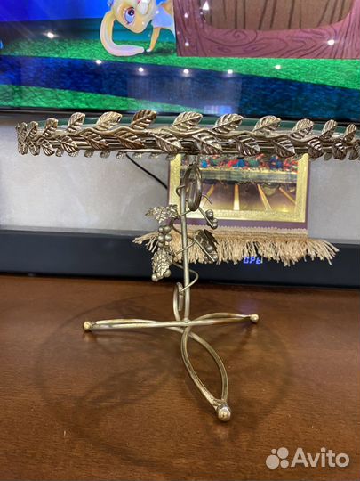 Тортница на ножке