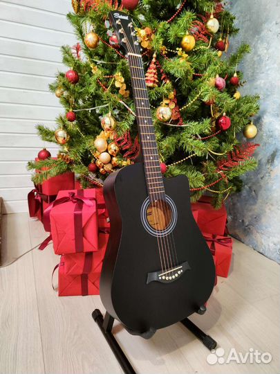 Акустическая гитара с комплектом