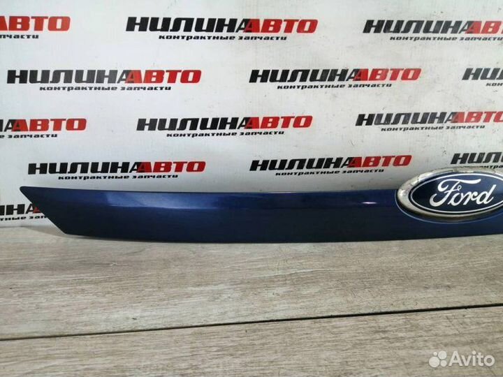 Молдинг крышки багажника Ford Focus 2 1.8 2009