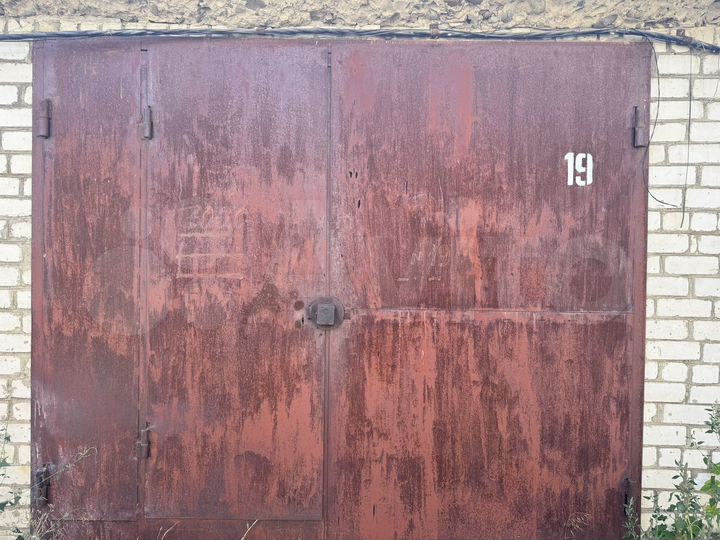 Гараж, > 30 м²