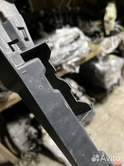 Усилитель бампера передний Ford Focus 2 1.6 2009