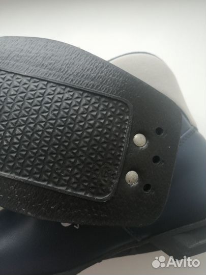 Лыжные ботинки 40р