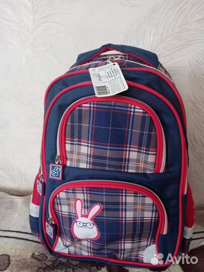Портфель школьный новый