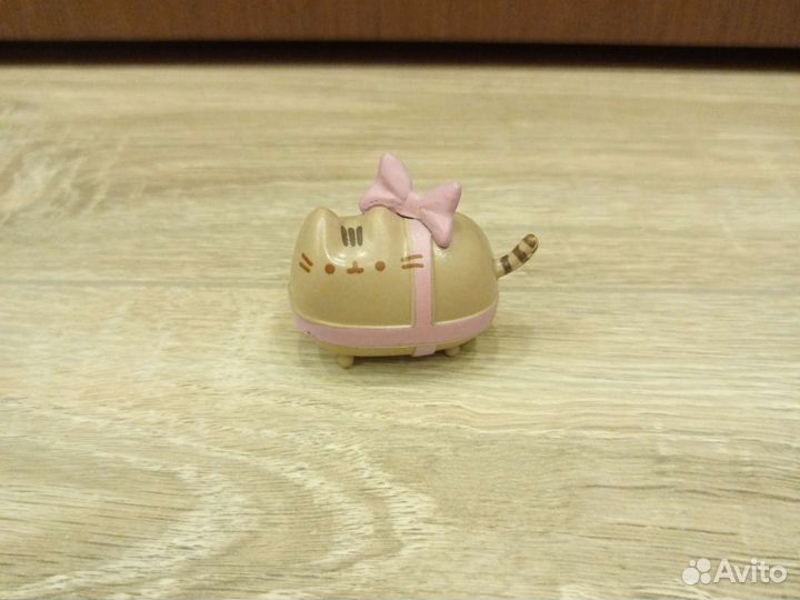 Фигурка котика