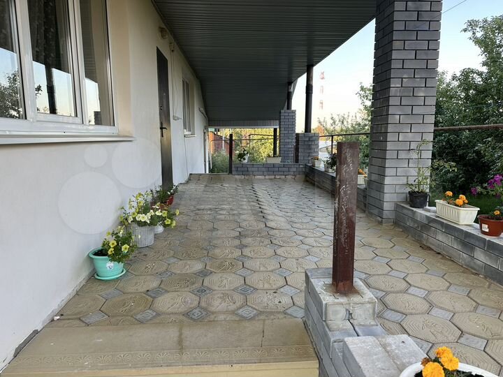 Дом 300 м² на участке 10 сот.