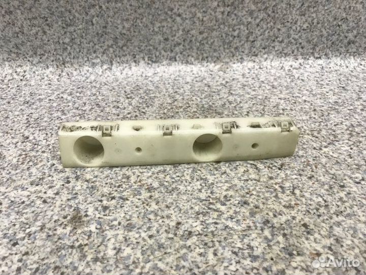 Кронштейн бампера лев. перед. Nissan Teana