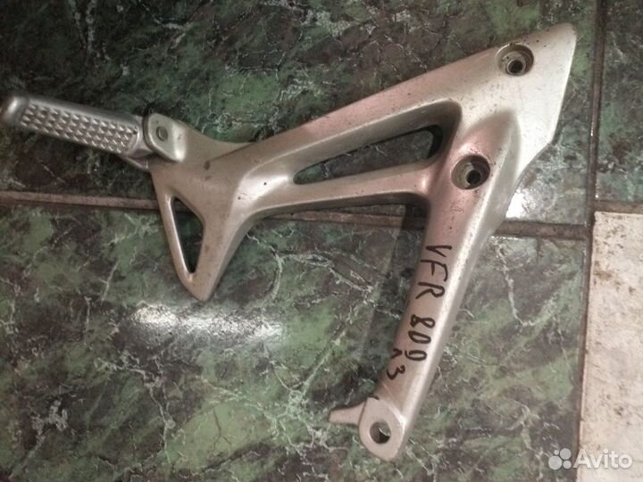 Подножка задняя левая Honda VFR 800 02-13