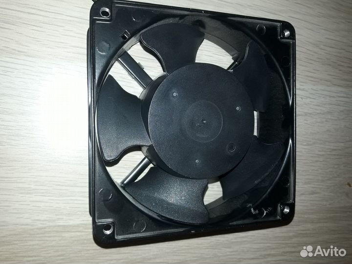 Охлаждающий вентилятор Xinruilian rah1238b1