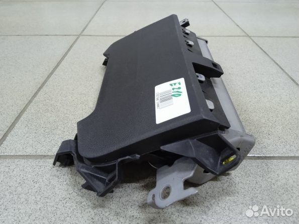 Левая подушка в колени Toyota Corolla E-210