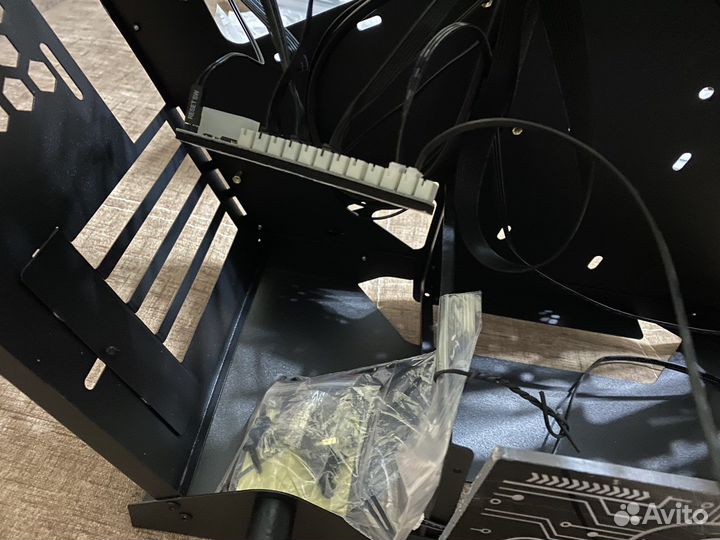 Игровой корпус Asus Rog с подсветкой