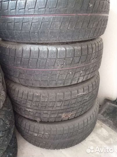 Bridgestone Blizzak Revo2 215/60 R17