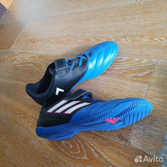 Бутсы футбольные