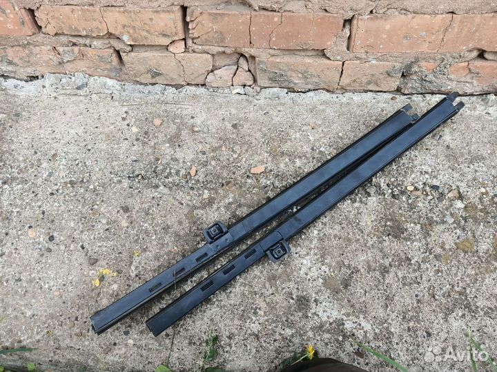 Направляющая стекла задней двери Opel Corsa D 5дв