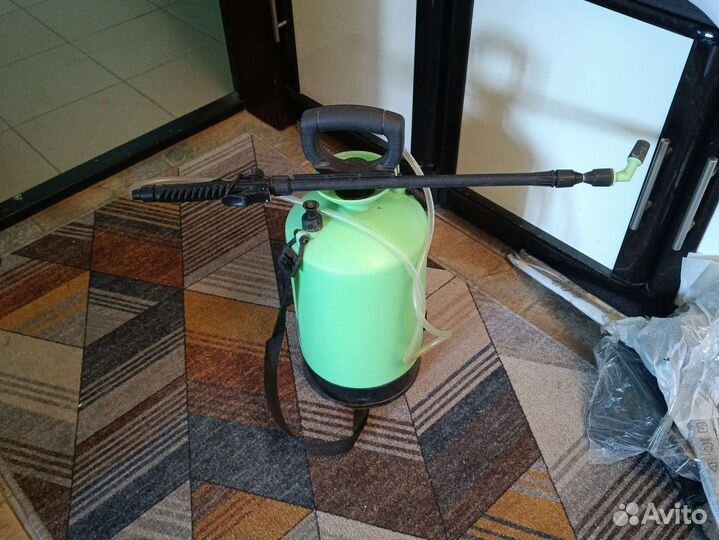 Опрыскиватель садовый ручной