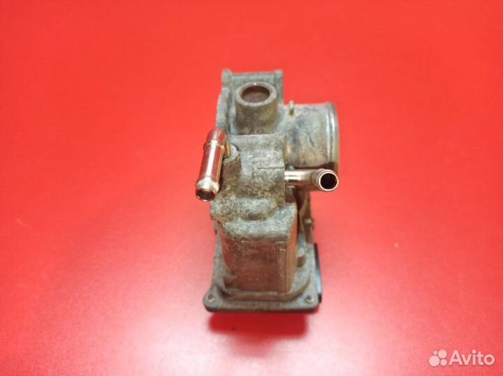 Дроссельная заслонка Toyota Corolla ZZE121R 3ZZ-FE