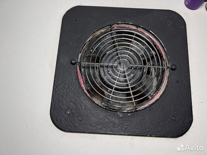 Маникюрный стол с вытяжкой бу