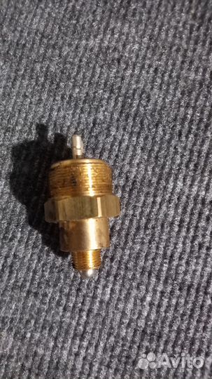 Датчик включения заднего хода спринтер 208