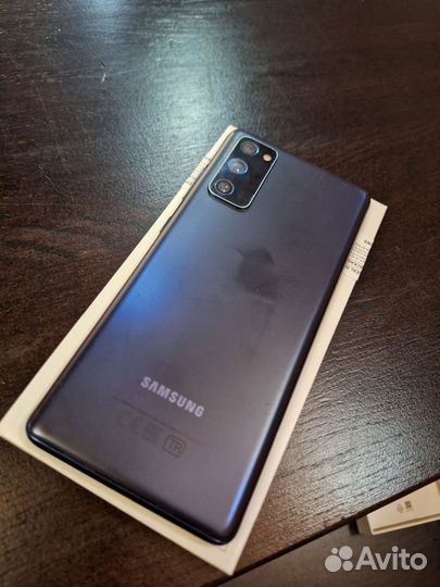 Телефон Samsung s20fe