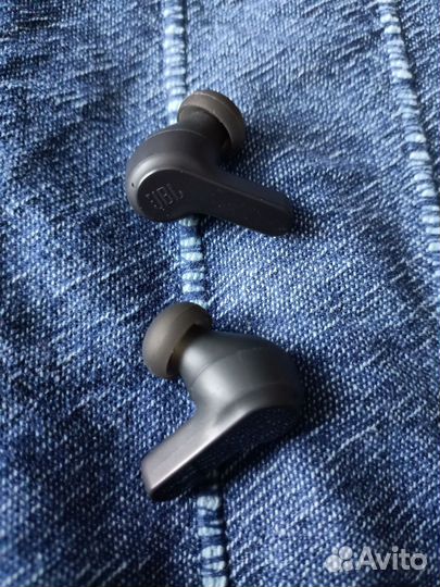 Беспроводные наушники JBL wave200tws