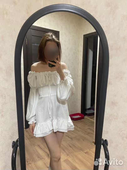 Платье белое короткое