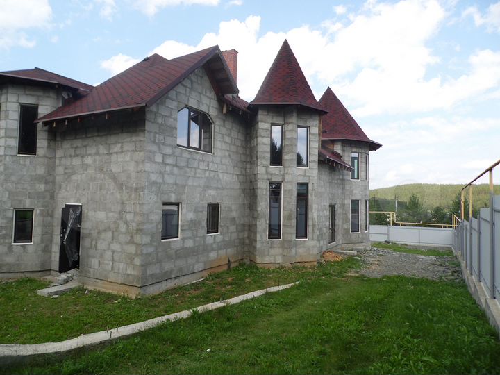 Коттедж 245 м² на участке 15,4 сот.