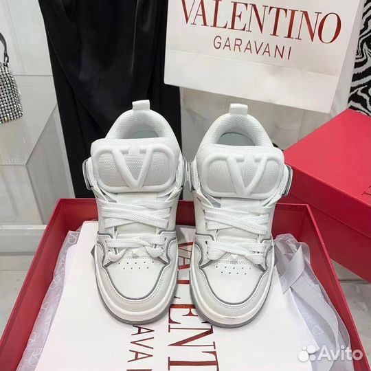 Кроссовки женские Valentino Garavani