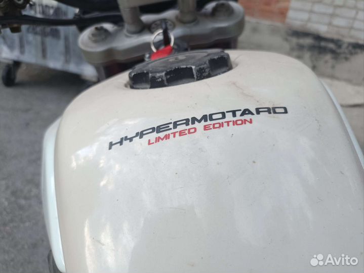 Ducati hypermotard 1100