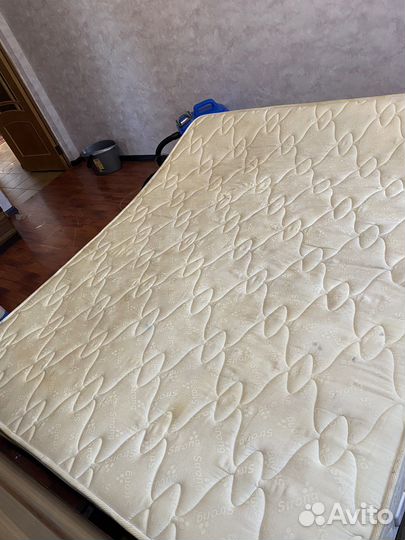 Профессиональна химчистка мягкой мебили