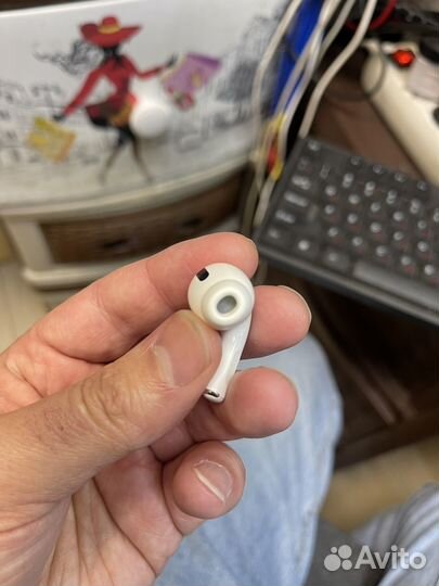 Airpods pro 1 наушник левый