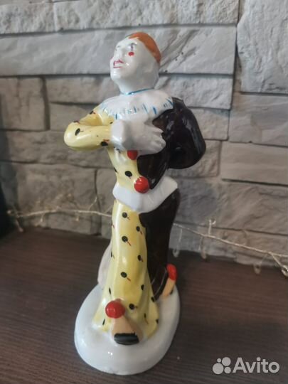 Фарфоровые статуэтки СССР городница
