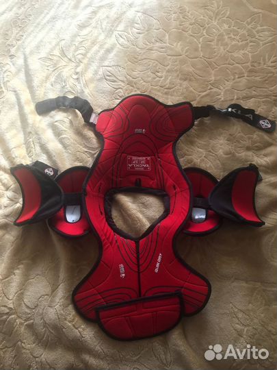 Хоккейные шорты, нагрудник, шлем. Sr