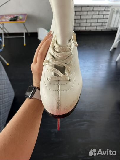 Коньки женские