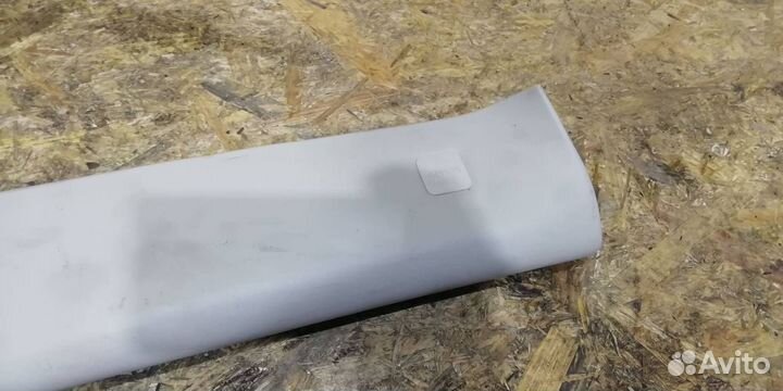 Обшивка стойки передняя правая верхняя Land Rover