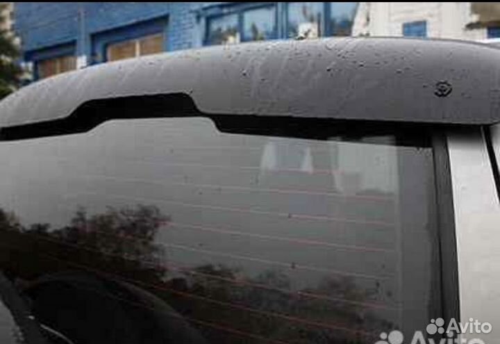 Спойлер задней двери Нива Шевроле
