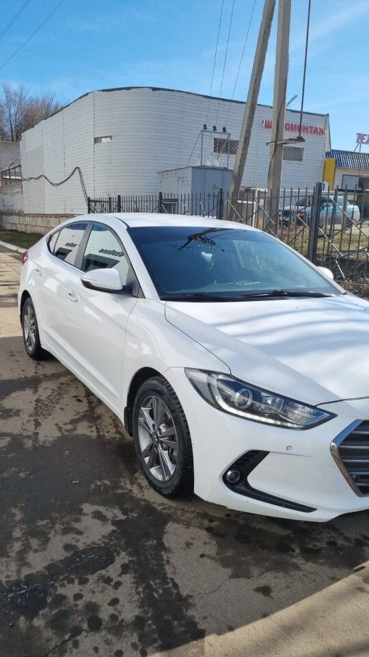 Hyundai Elantra: фото владельца
