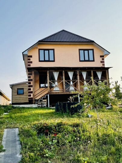 Дом 178 м² на участке 14 сот.