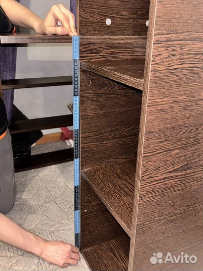 Компьютерный или письменный стол коричневый