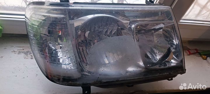 Фара правая Toyota Land Cruiser 100