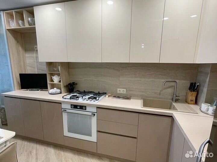 Кухонный гарнитур / Кухни на заказ