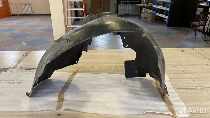 Подкрылок новый передний правый ford C-MAX 1