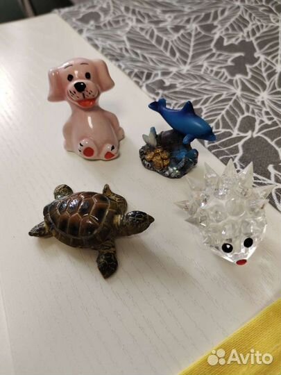 Фигурки из цветного стекла