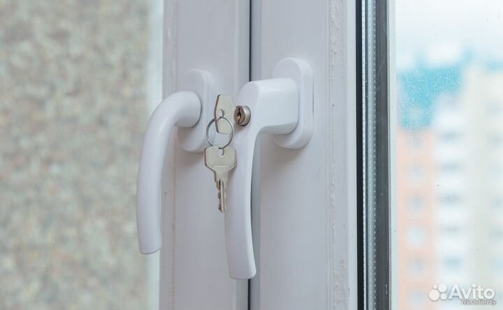 Детские защитные замки для окон