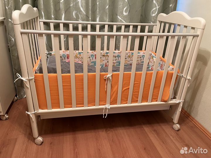 Комод и кровать Baby Expert