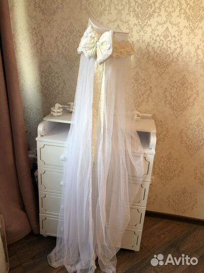 Балдахин и держатель балдахина