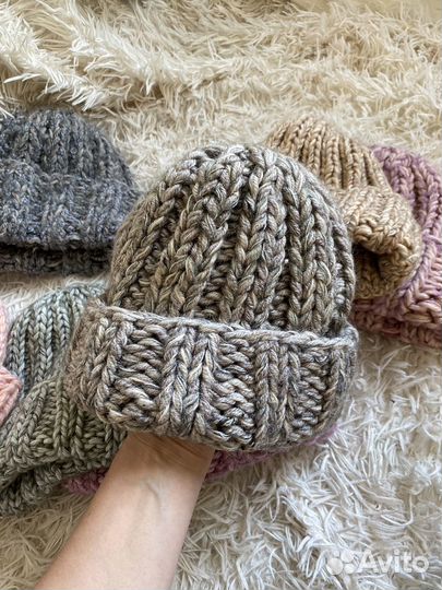 Шапка женская вязаная ручная работа