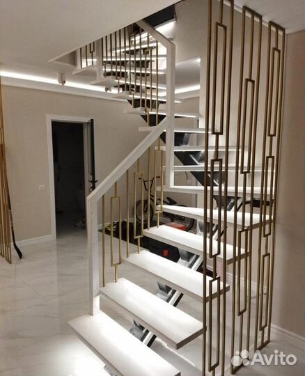 Лестница на металлическом каркасе