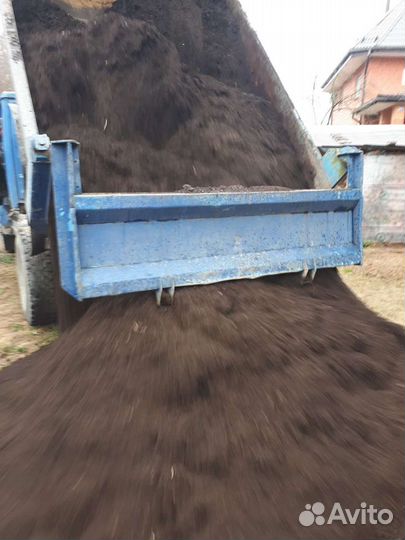 Почва для посадки газона, чернозём, песок, галька